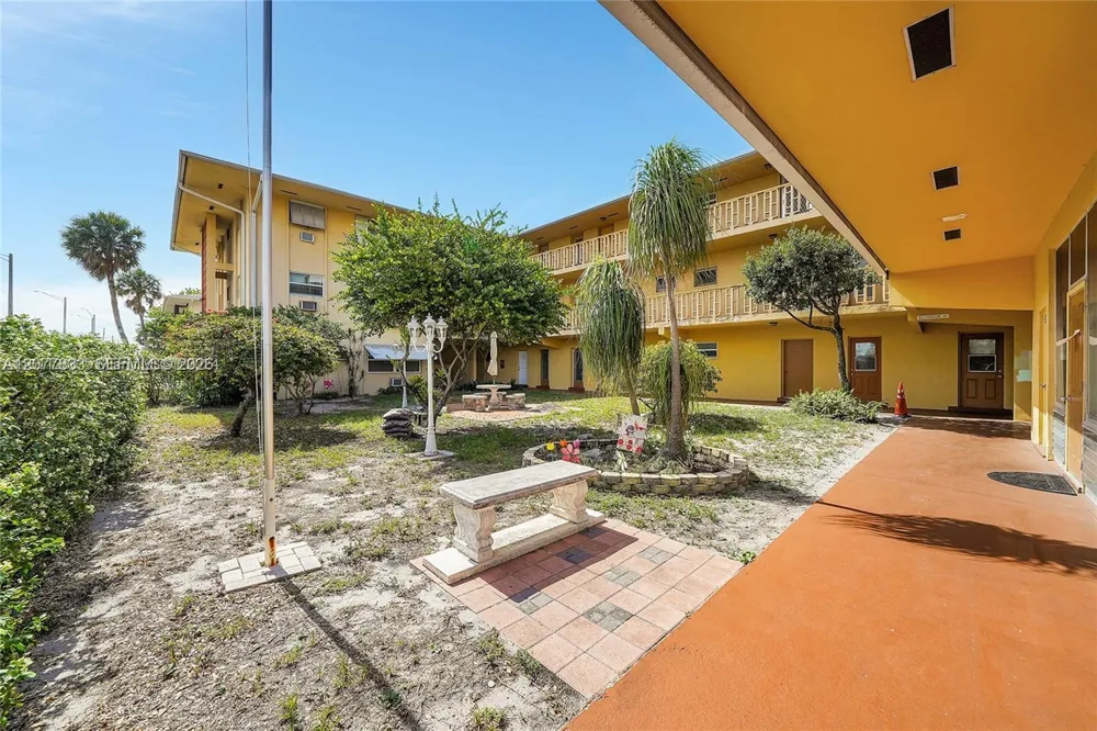 1050 E Sample Rd #309 Pompano Beach, FL 33064
