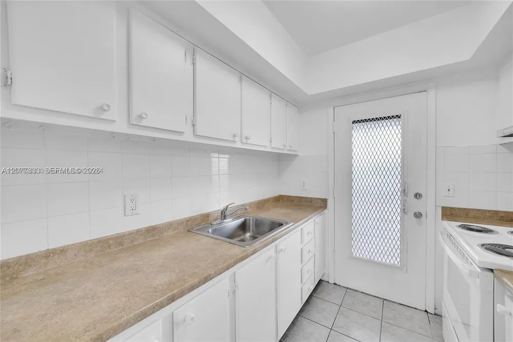 1050 E Sample Rd #309 Pompano Beach, FL 33064