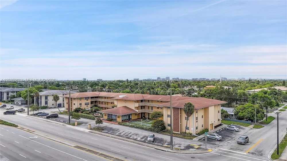 1050 E Sample Rd #309 Pompano Beach, FL 33064