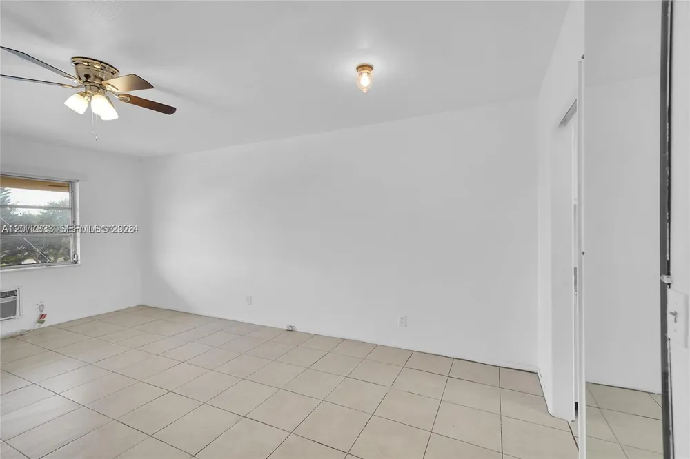 1050 E Sample Rd #309 Pompano Beach, FL 33064