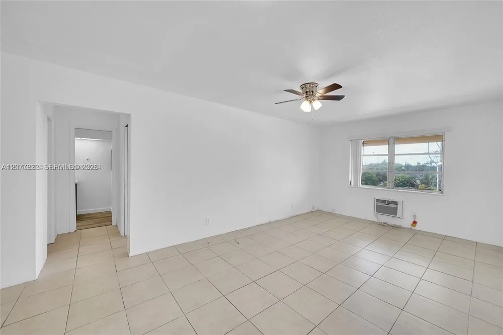 1050 E Sample Rd #309 Pompano Beach, FL 33064