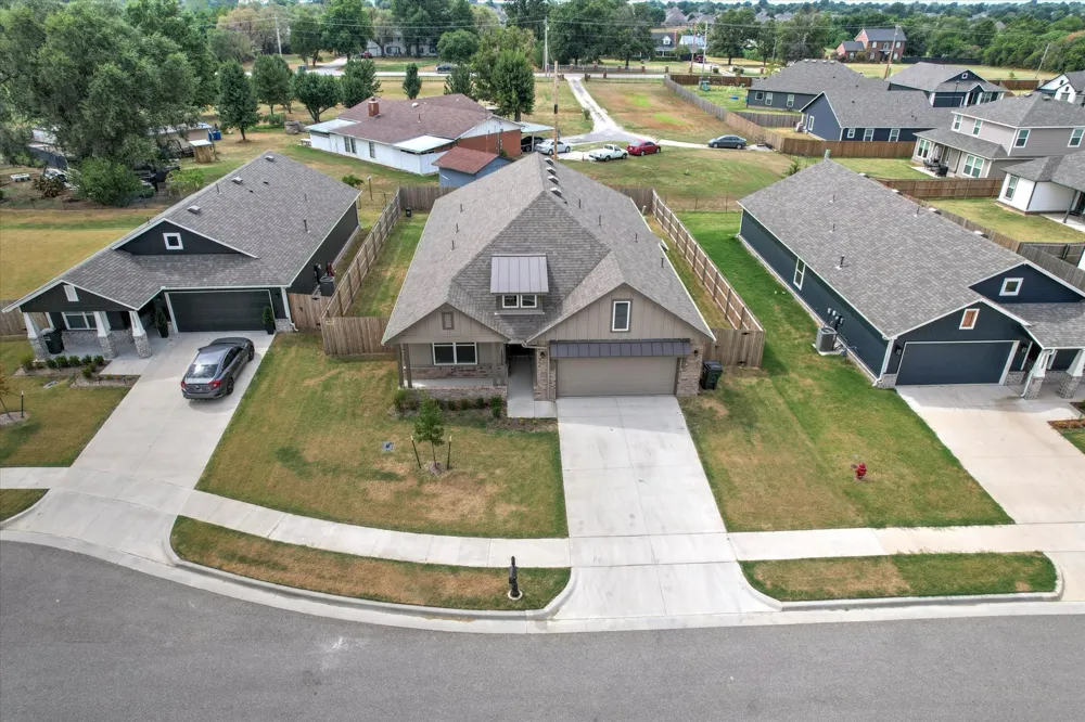 12026 E 106th Place Owasso, OK 74055