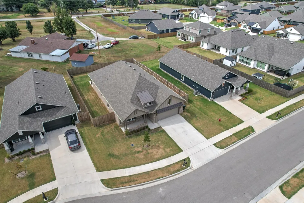 12026 E 106th Place Owasso, OK 74055