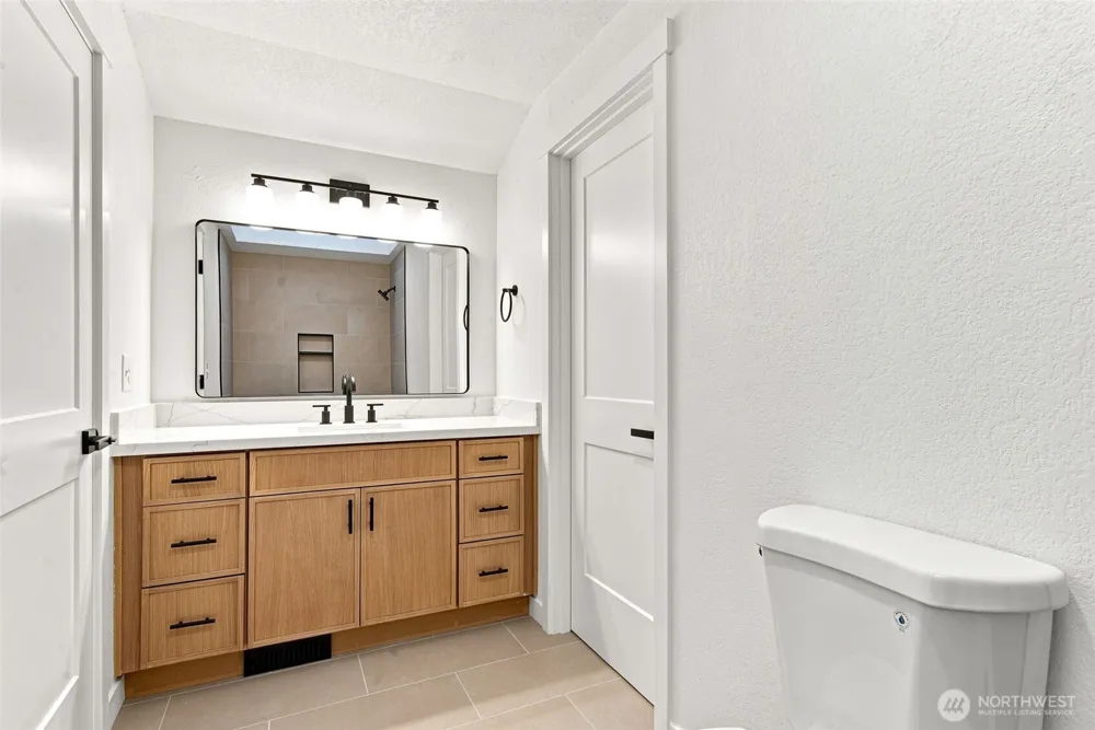 27607 129th Court SE Kent, WA 98030