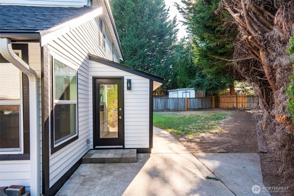 27607 129th Court SE Kent, WA 98030