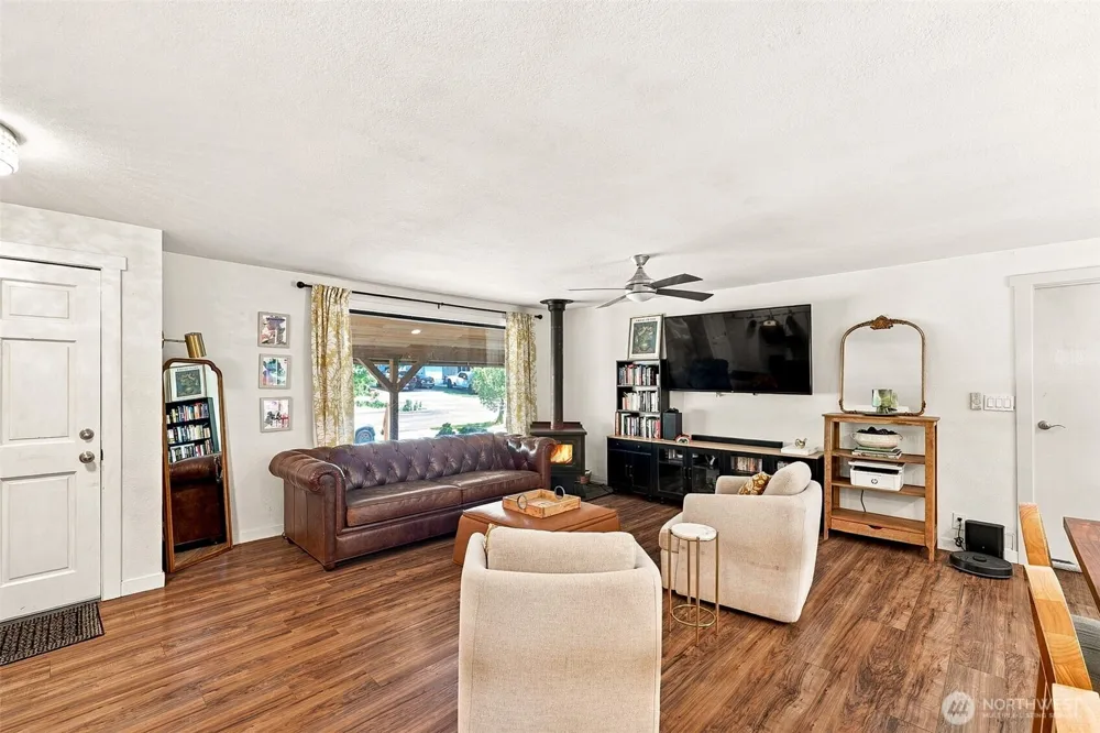29412 216th Avenue SE Black Diamond, WA 98010