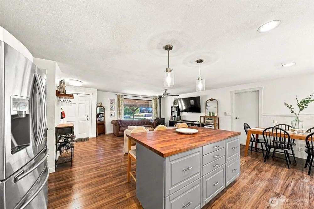 29412 216th Avenue SE Black Diamond, WA 98010