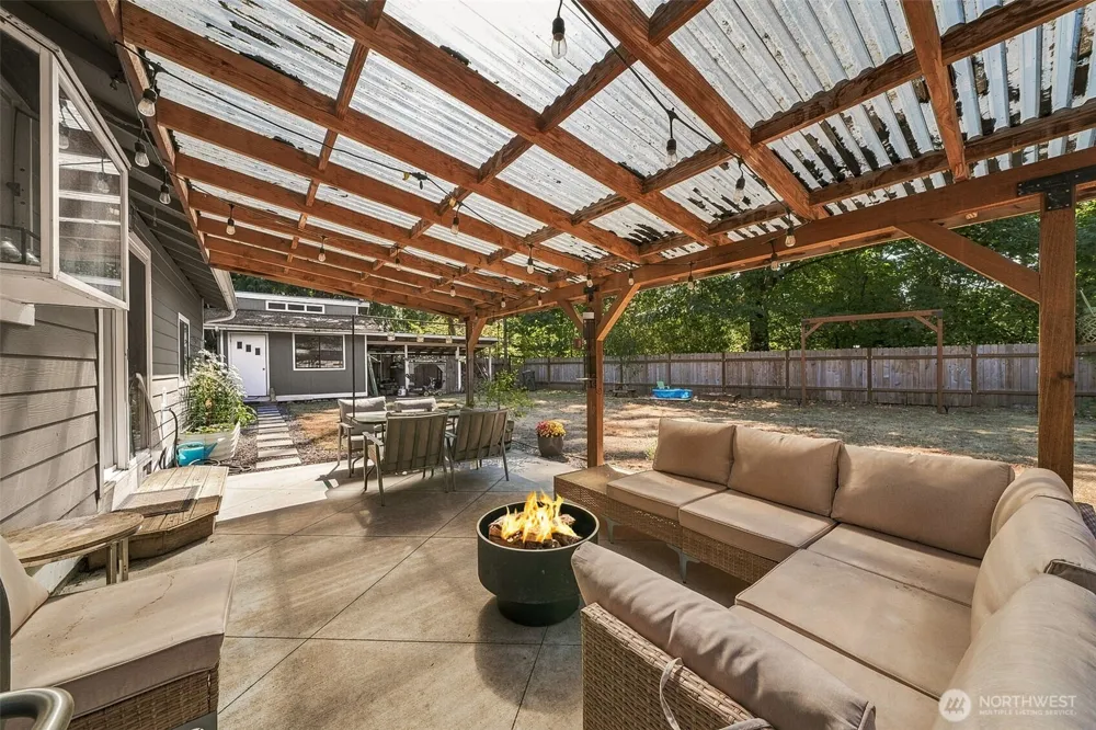 29412 216th Avenue SE Black Diamond, WA 98010