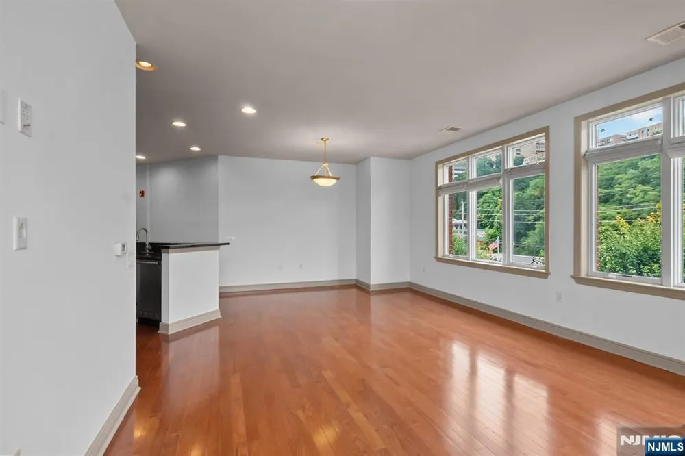 7400 River Road 438 North Bergen, NJ 07047
