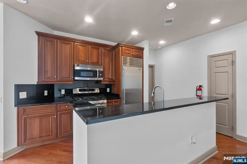 7400 River Road 438 North Bergen, NJ 07047