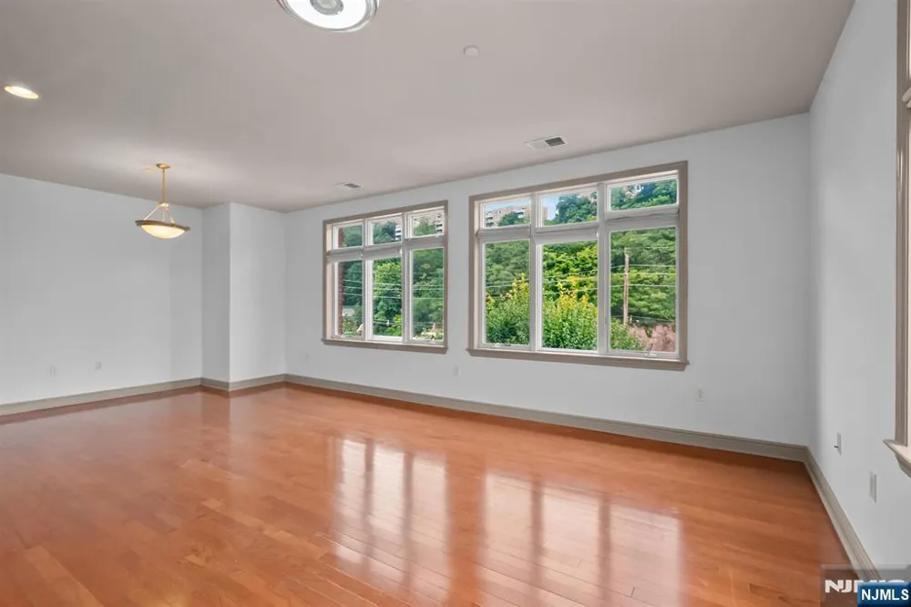 7400 River Road 438 North Bergen, NJ 07047