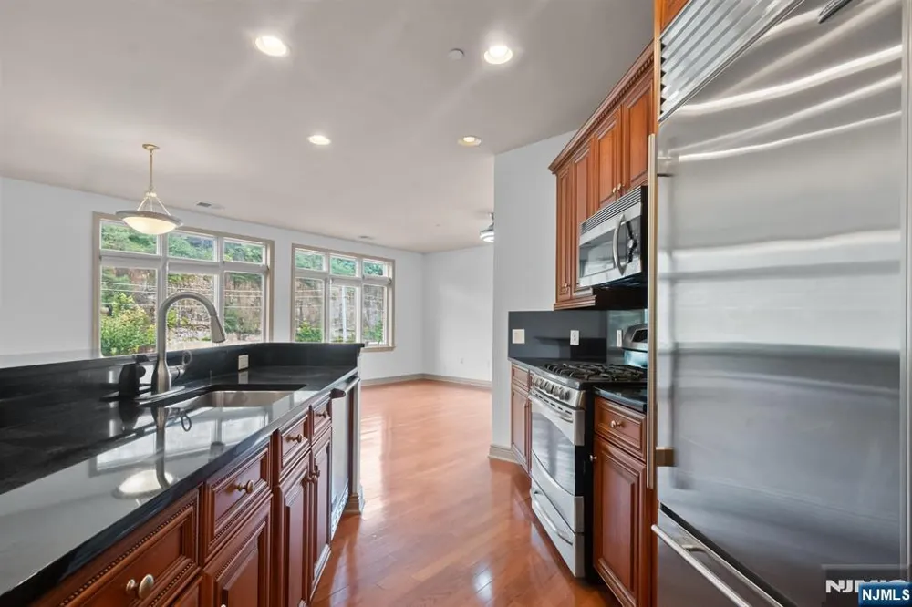 7400 River Road 438 North Bergen, NJ 07047