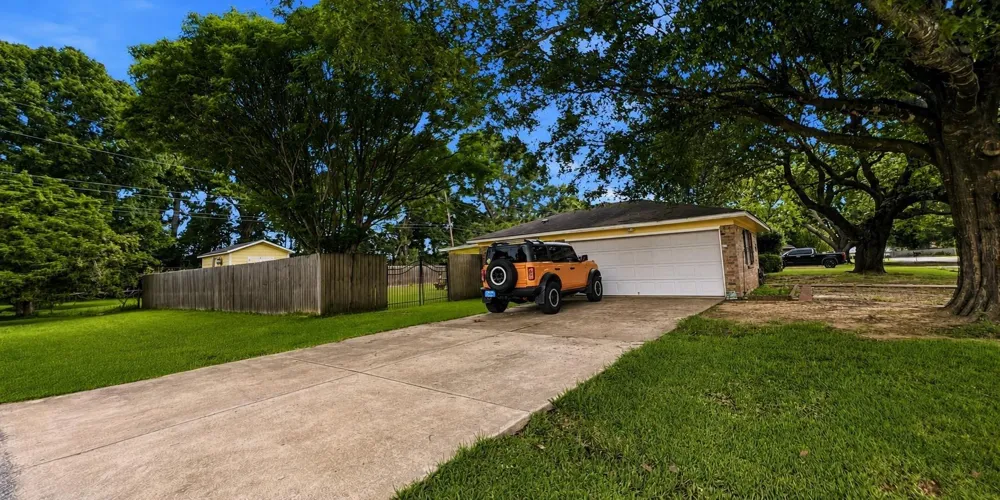 5815 Scenic Drive Beaumont, TX 77713