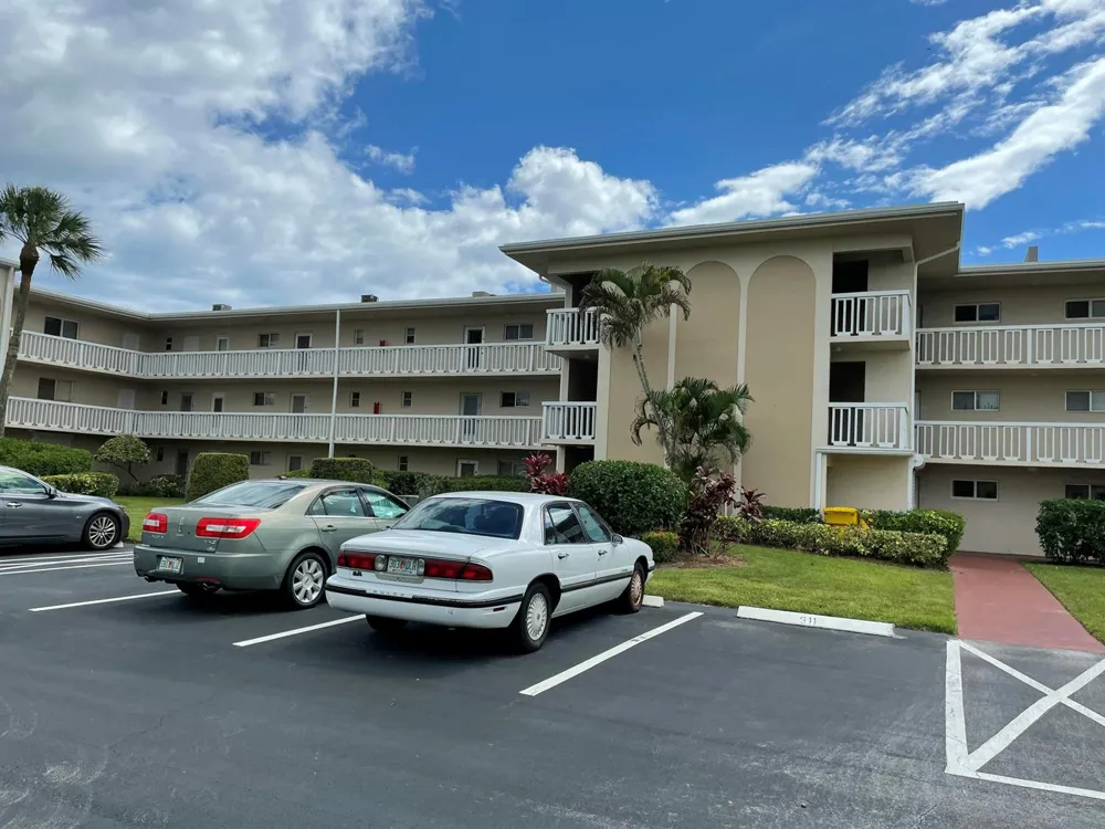 2668 Garden Drive #311 Lake Worth, FL 33461