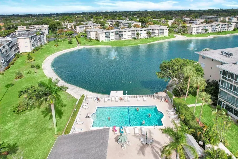 2668 Garden Drive #311 Lake Worth, FL 33461