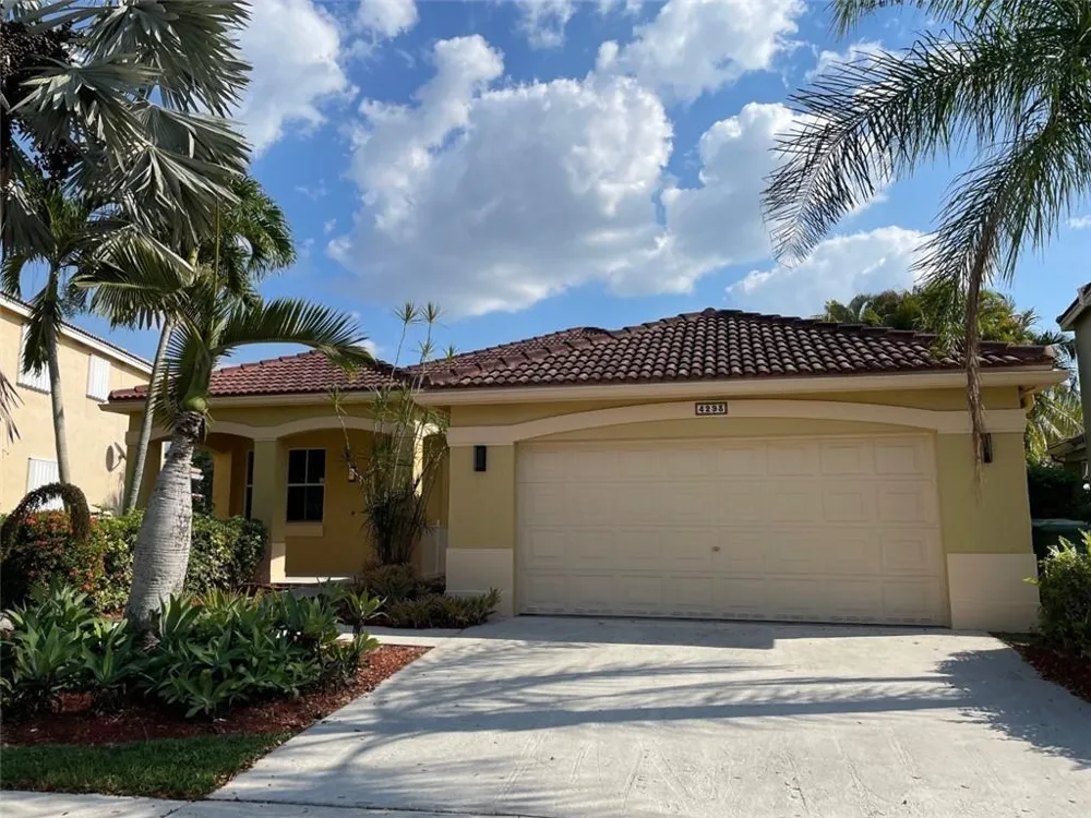 4293 LAUREL RIDGE CIRCLE #4293 Weston, FL 33331