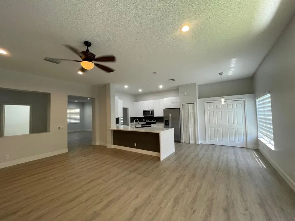 4293 LAUREL RIDGE CIRCLE #4293 Weston, FL 33331