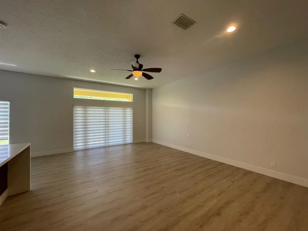 4293 LAUREL RIDGE CIRCLE #4293 Weston, FL 33331