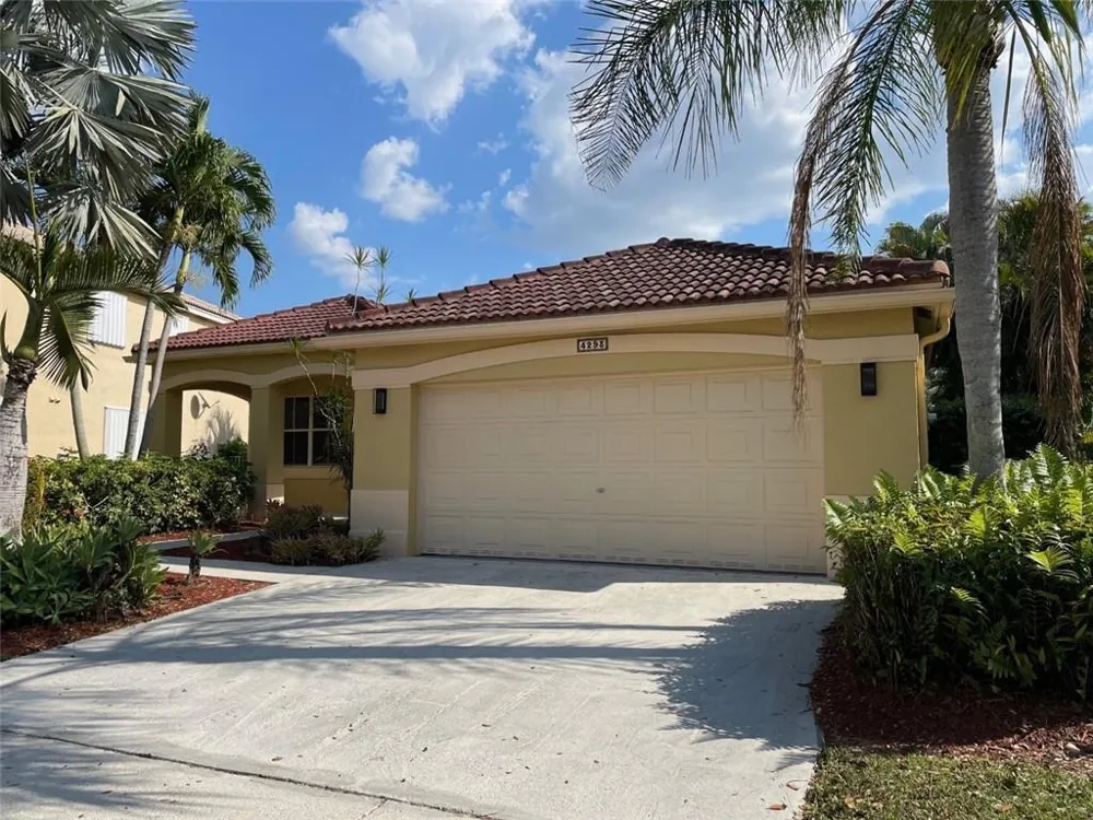 4293 LAUREL RIDGE CIRCLE #4293 Weston, FL 33331