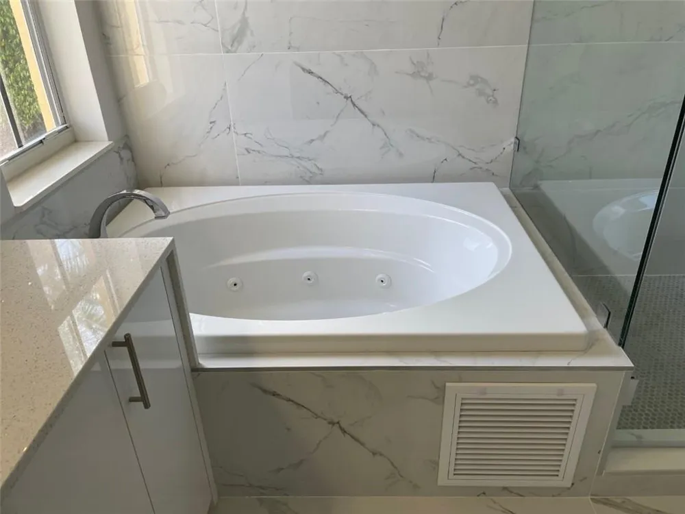 4293 LAUREL RIDGE CIRCLE #4293 Weston, FL 33331