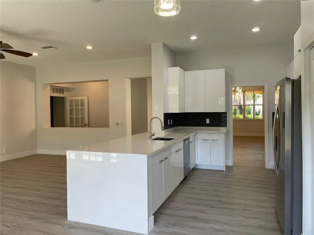 4293 LAUREL RIDGE CIRCLE #4293 Weston, FL 33331