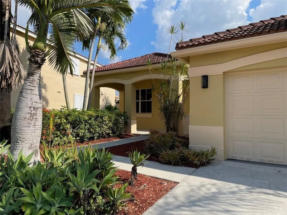 4293 LAUREL RIDGE CIRCLE #4293 Weston, FL 33331
