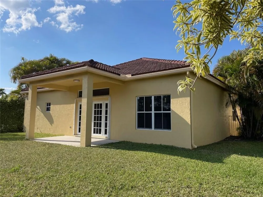 4293 LAUREL RIDGE CIRCLE #4293 Weston, FL 33331