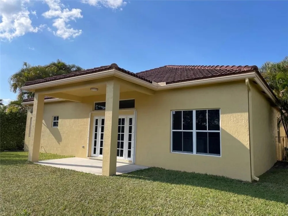 4293 LAUREL RIDGE CIRCLE #4293 Weston, FL 33331