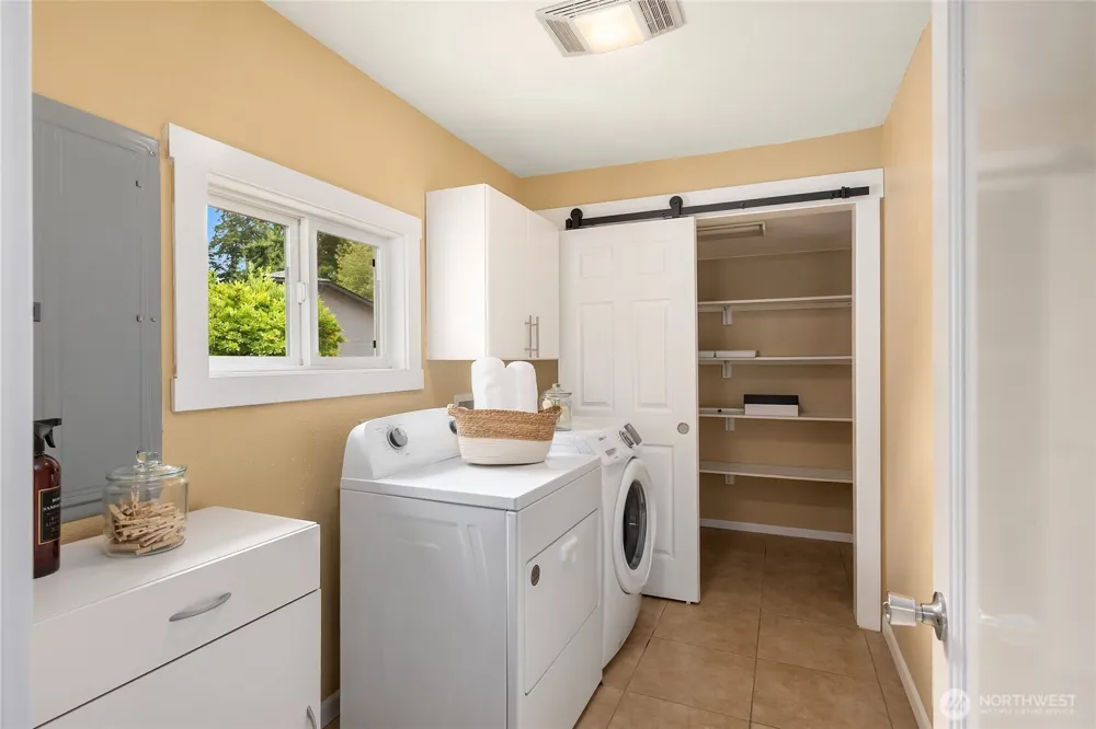 26107 James Lane NE Kingston, WA 98346