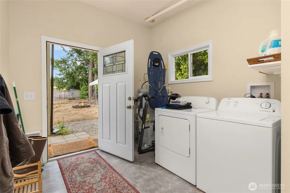 26107 James Lane NE Kingston, WA 98346