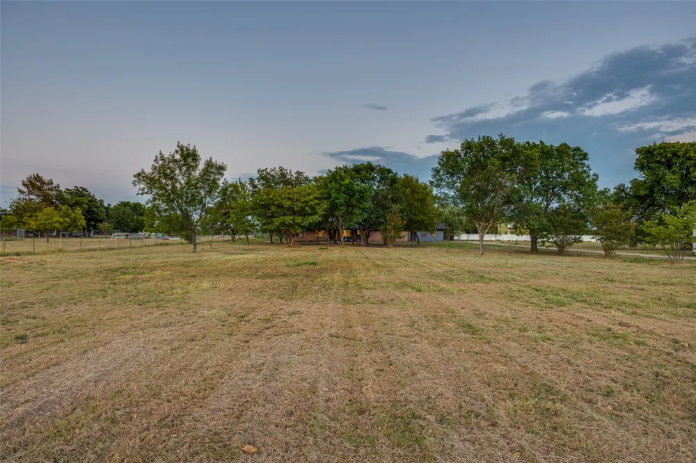 1015 Fm 981 Leonard, TX 75452