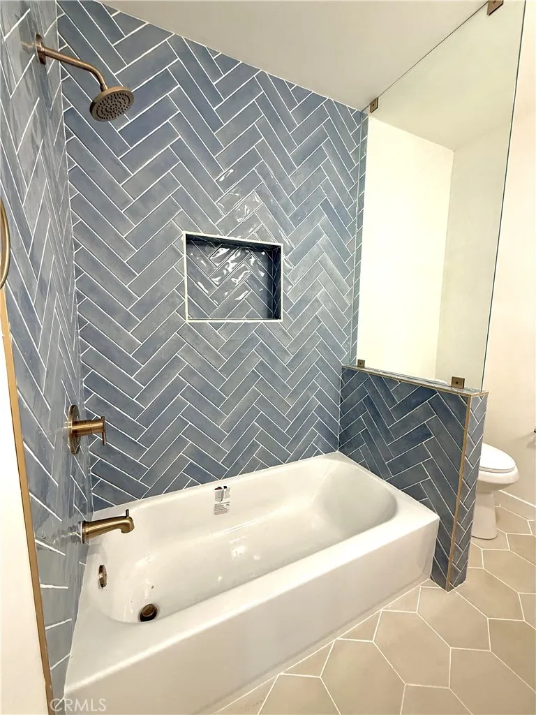 472 W Burnett Long Beach, CA 90806