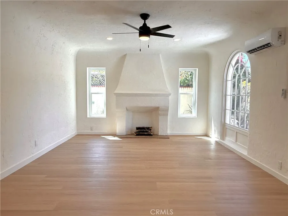 472 W Burnett Long Beach, CA 90806