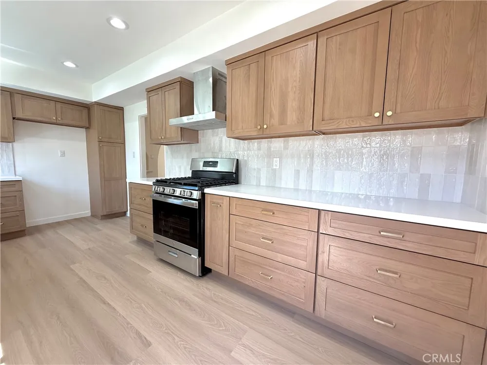 472 W Burnett Long Beach, CA 90806