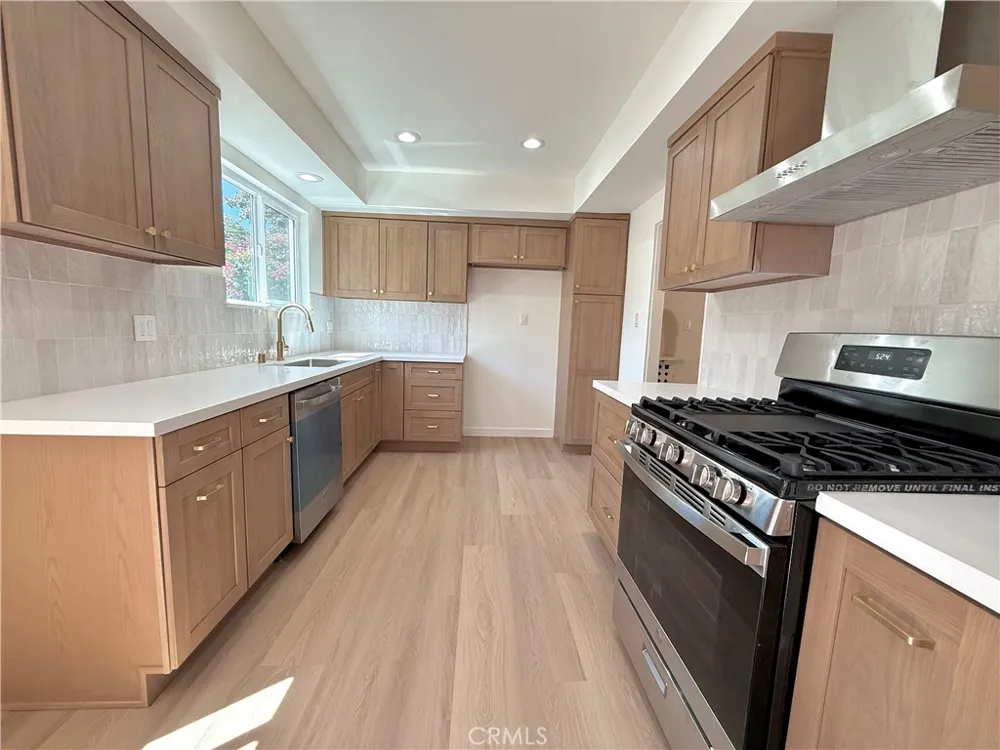 472 W Burnett Long Beach, CA 90806