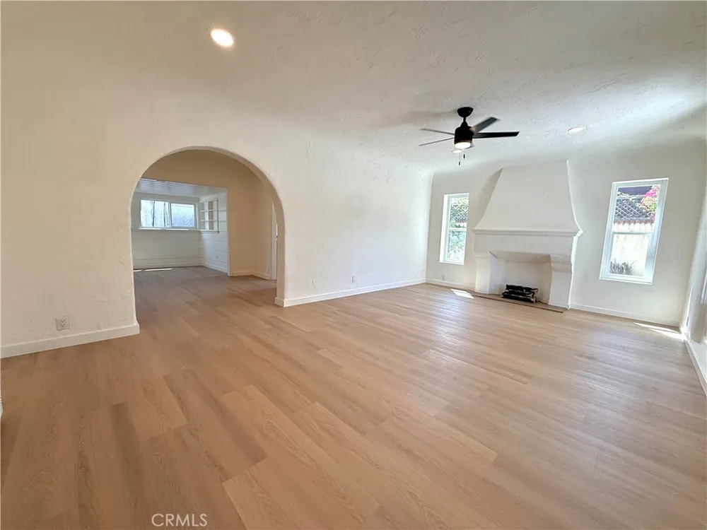 472 W Burnett Long Beach, CA 90806