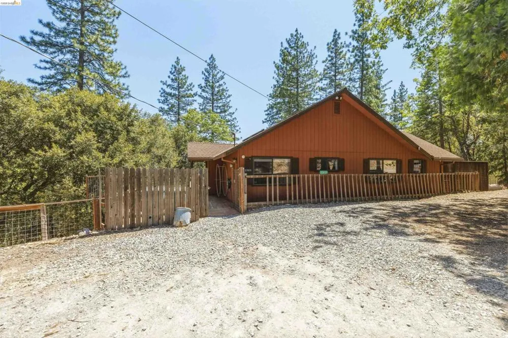 23939 Broken Bit Sonora, CA 95370