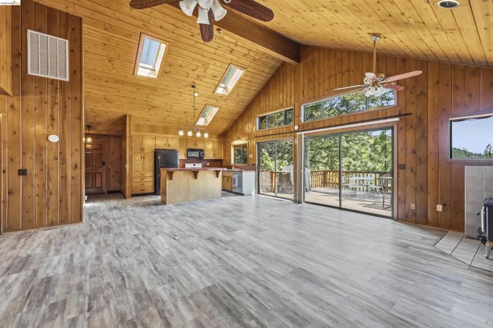 23939 Broken Bit Sonora, CA 95370