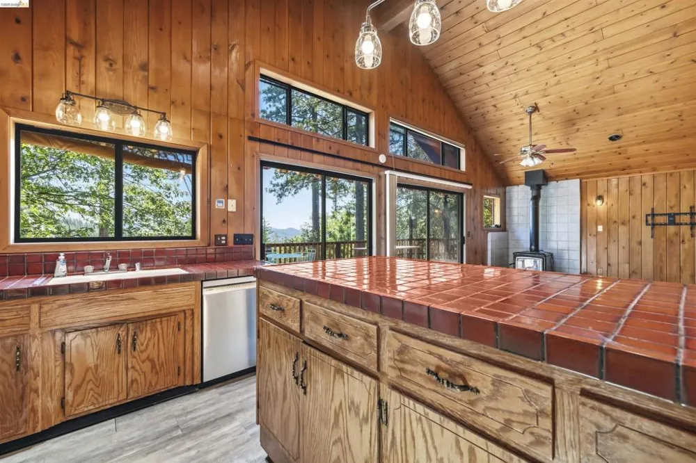 23939 Broken Bit Sonora, CA 95370
