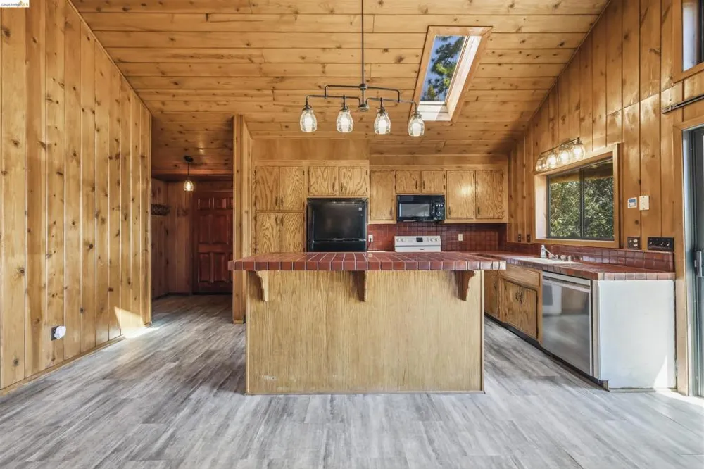 23939 Broken Bit Sonora, CA 95370