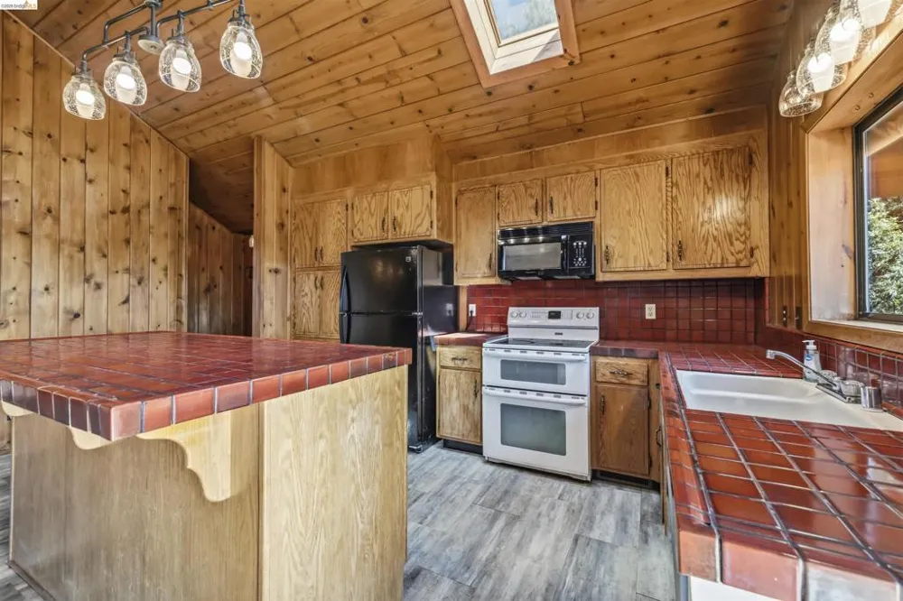 23939 Broken Bit Sonora, CA 95370