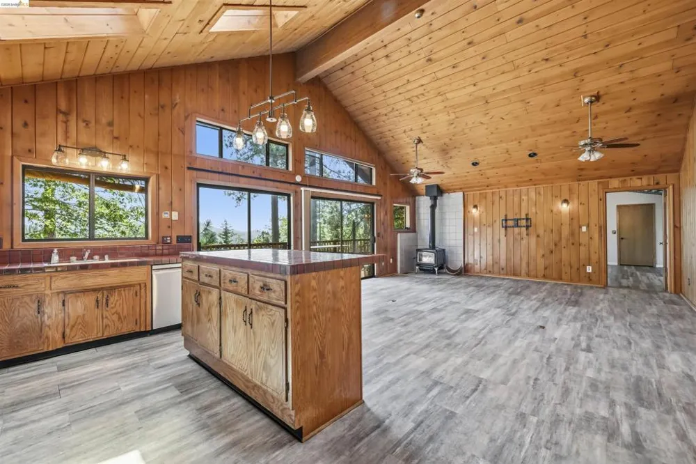 23939 Broken Bit Sonora, CA 95370