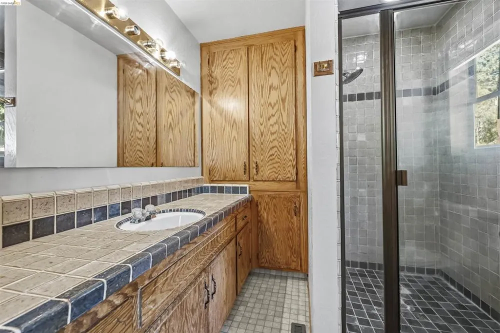 23939 Broken Bit Sonora, CA 95370