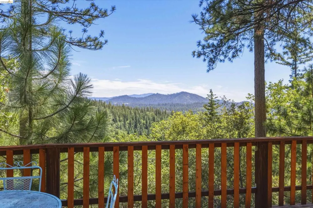 23939 Broken Bit Sonora, CA 95370