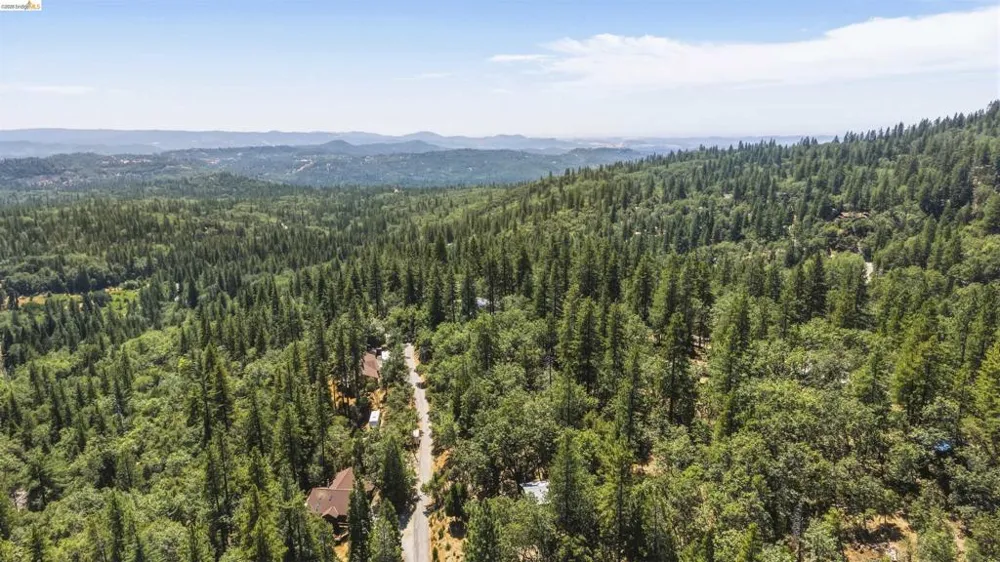 23939 Broken Bit Sonora, CA 95370