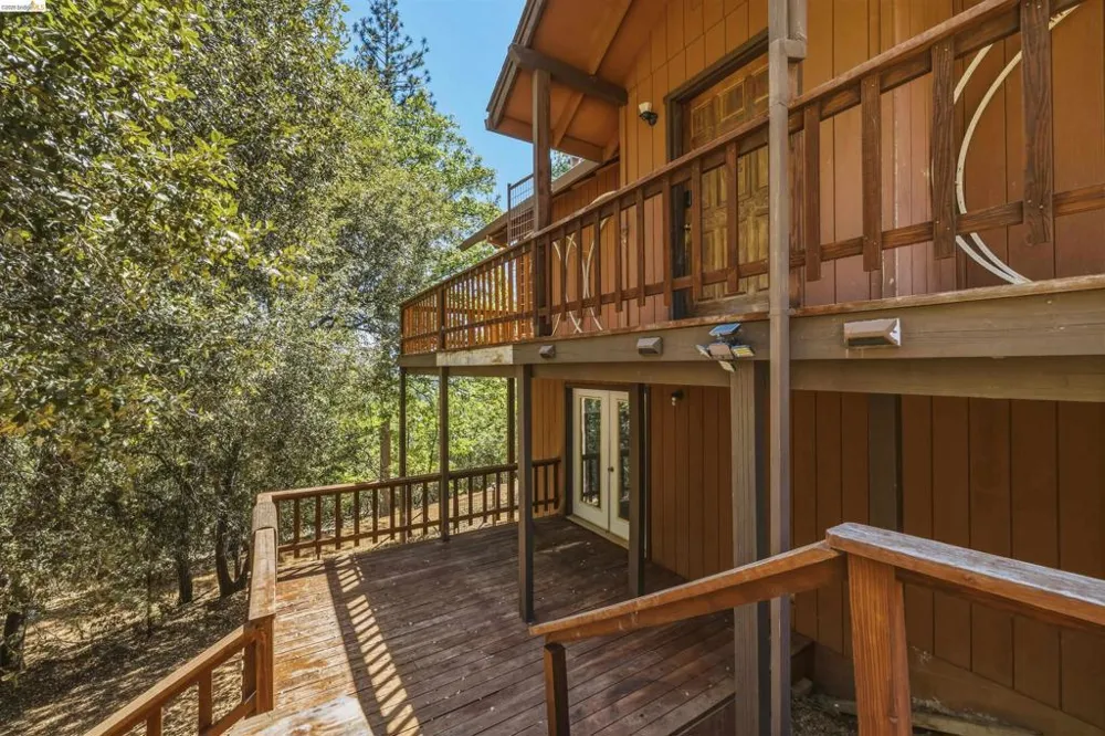 23939 Broken Bit Sonora, CA 95370