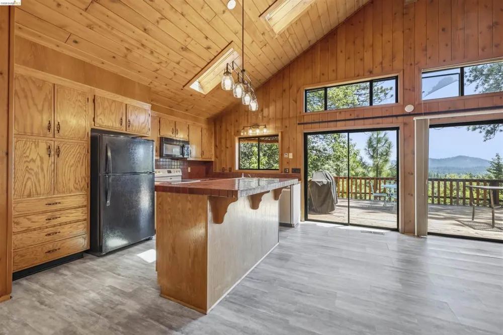 23939 Broken Bit Sonora, CA 95370