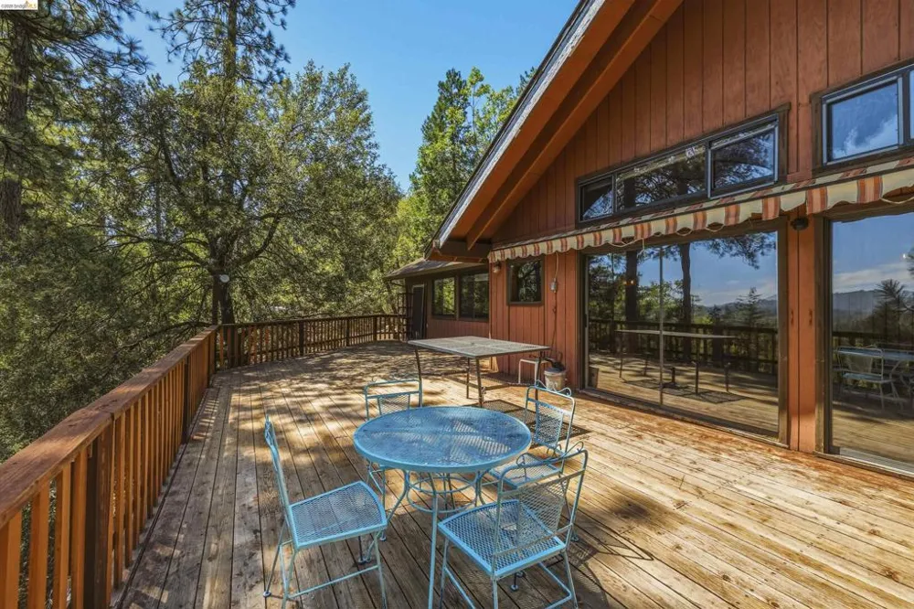 23939 Broken Bit Sonora, CA 95370