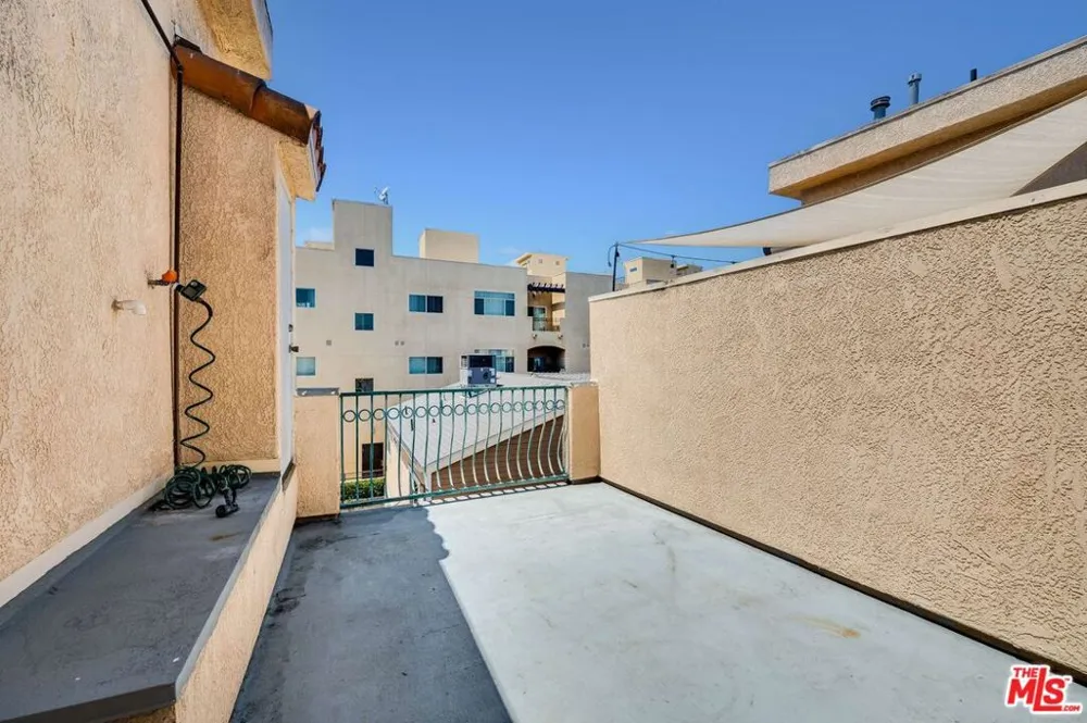10924 Bloomfield Street #7 Los Angeles, CA 91602