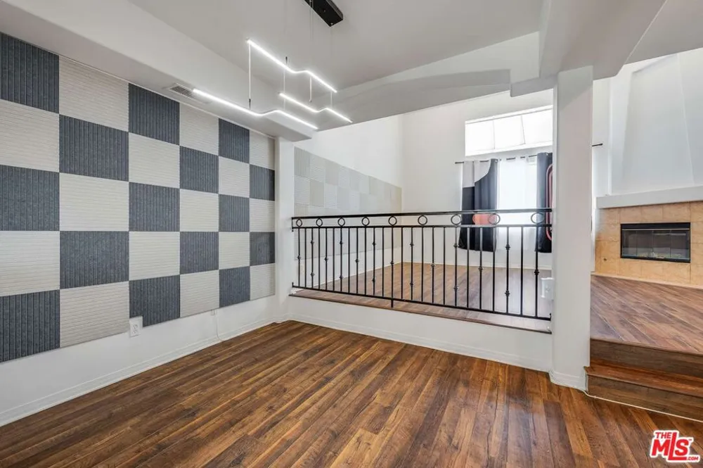 10924 Bloomfield Street #7 Los Angeles, CA 91602